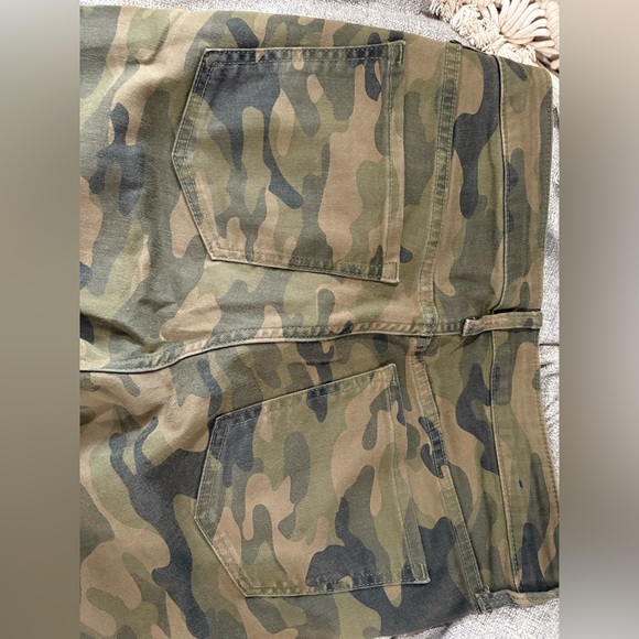 Gap camo curvy leggings size 12 - Picture 3 of 3